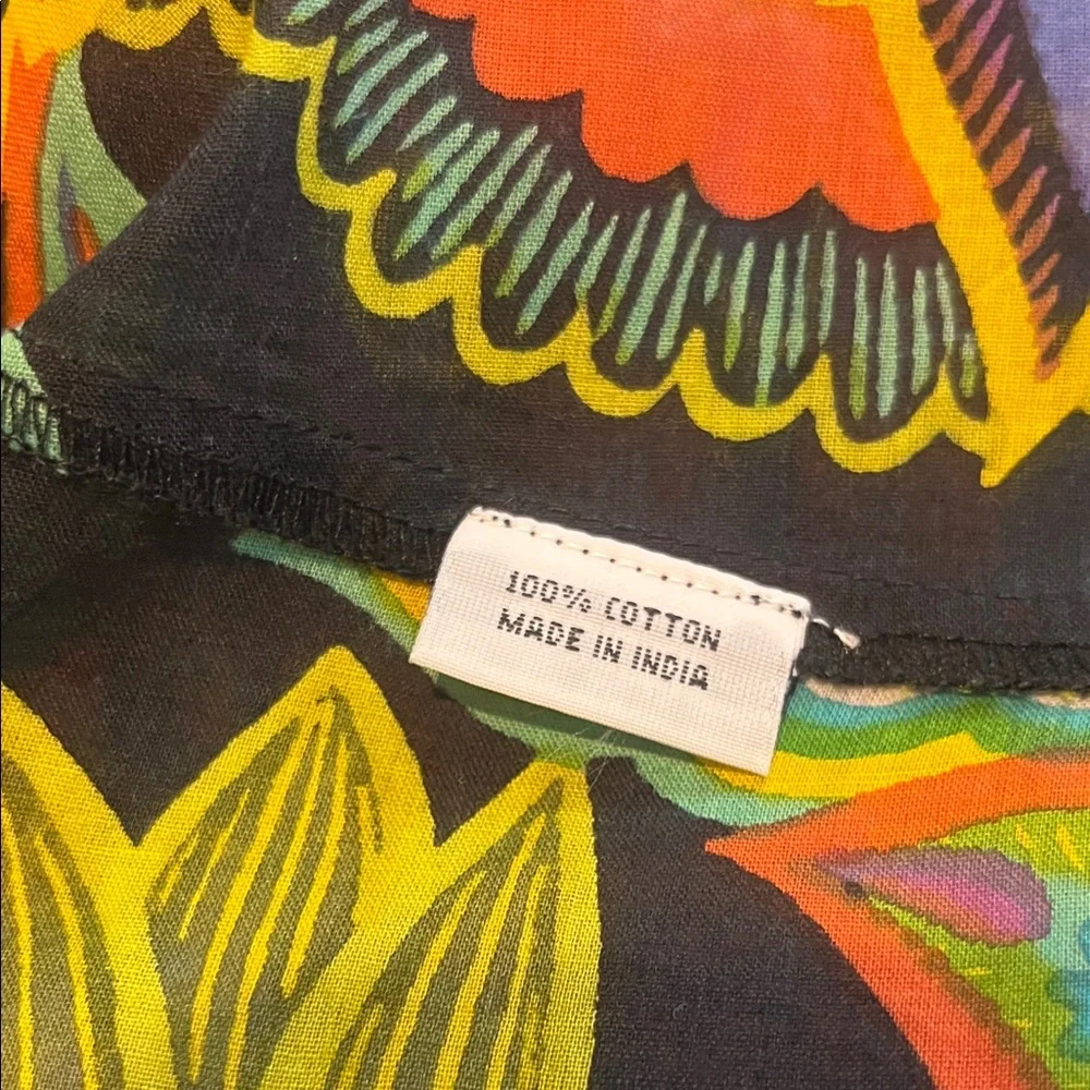 KikSol Women's Vibrant Floral Button-Up Blouse - Picture 5 of 6